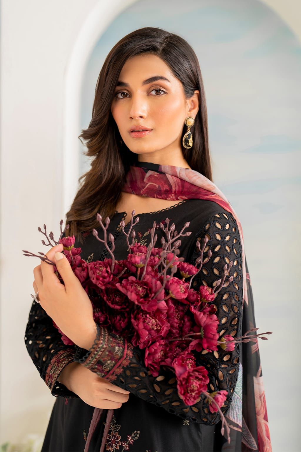 IZNIK β Elegant 3 Pc Summer Lawn Suit