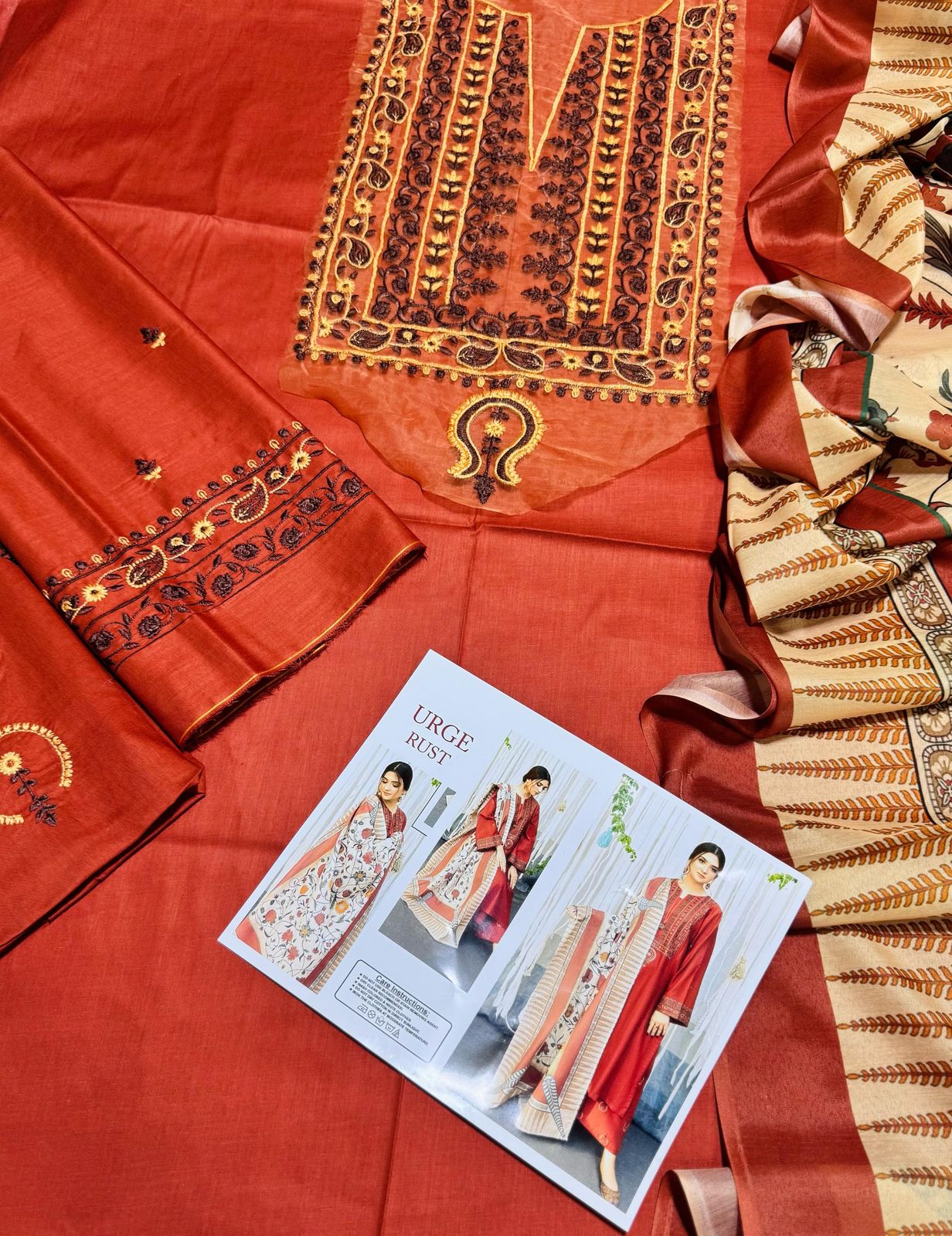 URGE – Elegant 3 Pc Embroidered Lawn Suit