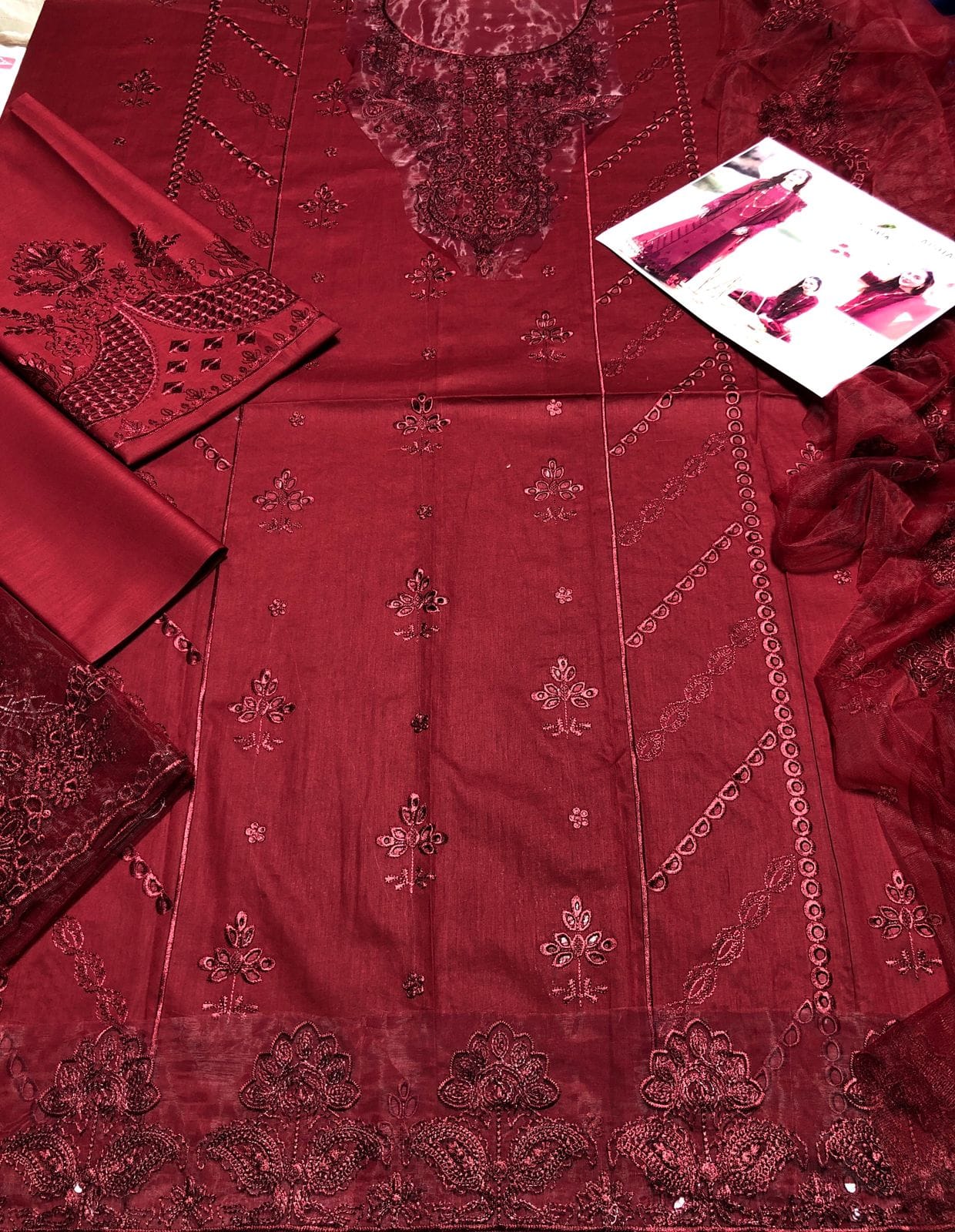 QALAMKAR (PREMIUM LAWN) – Elegant Lawn Collection