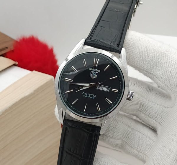 Carrera Calibre 5 – Luxury Swiss Watch with Leather Strap