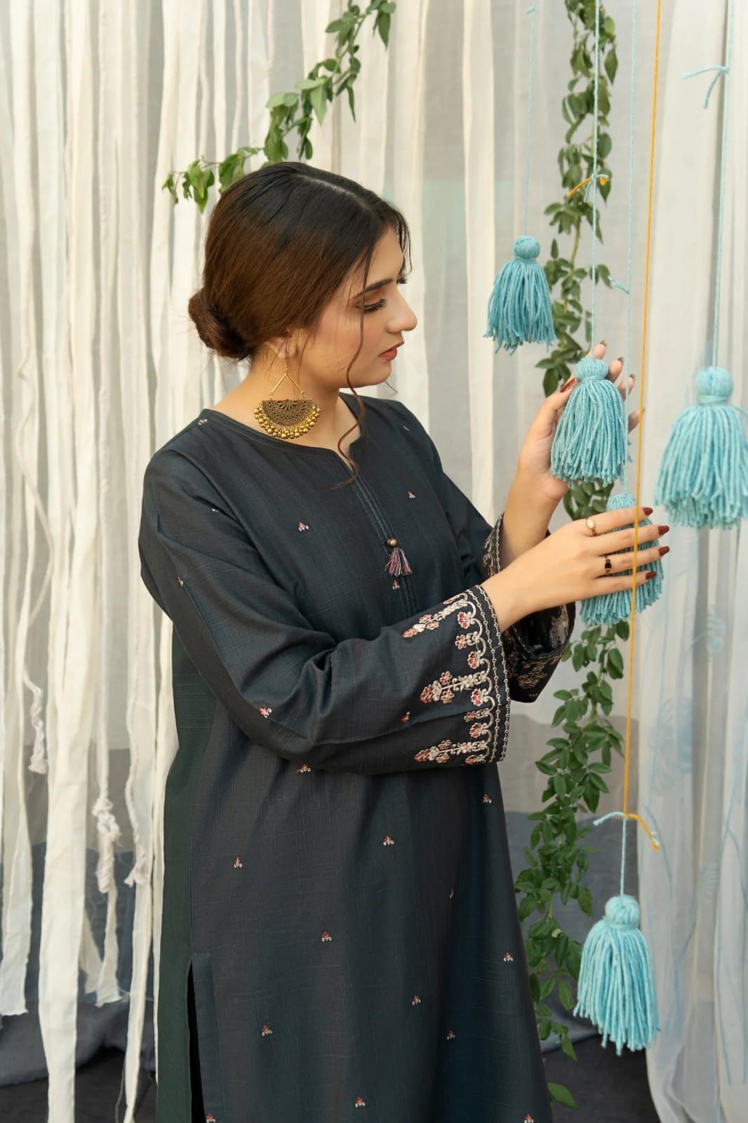 URGE (LAWN) – 3 Piece Embroidered Suit