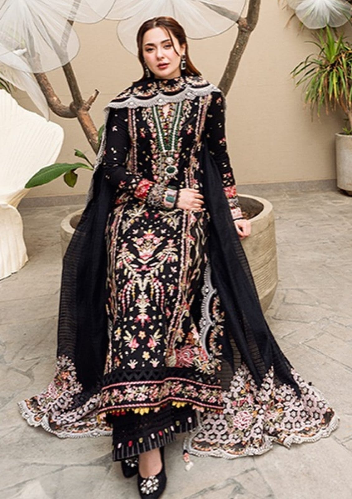 QALAMKAR – Premium 3-Piece Embroidered Lawn Suit