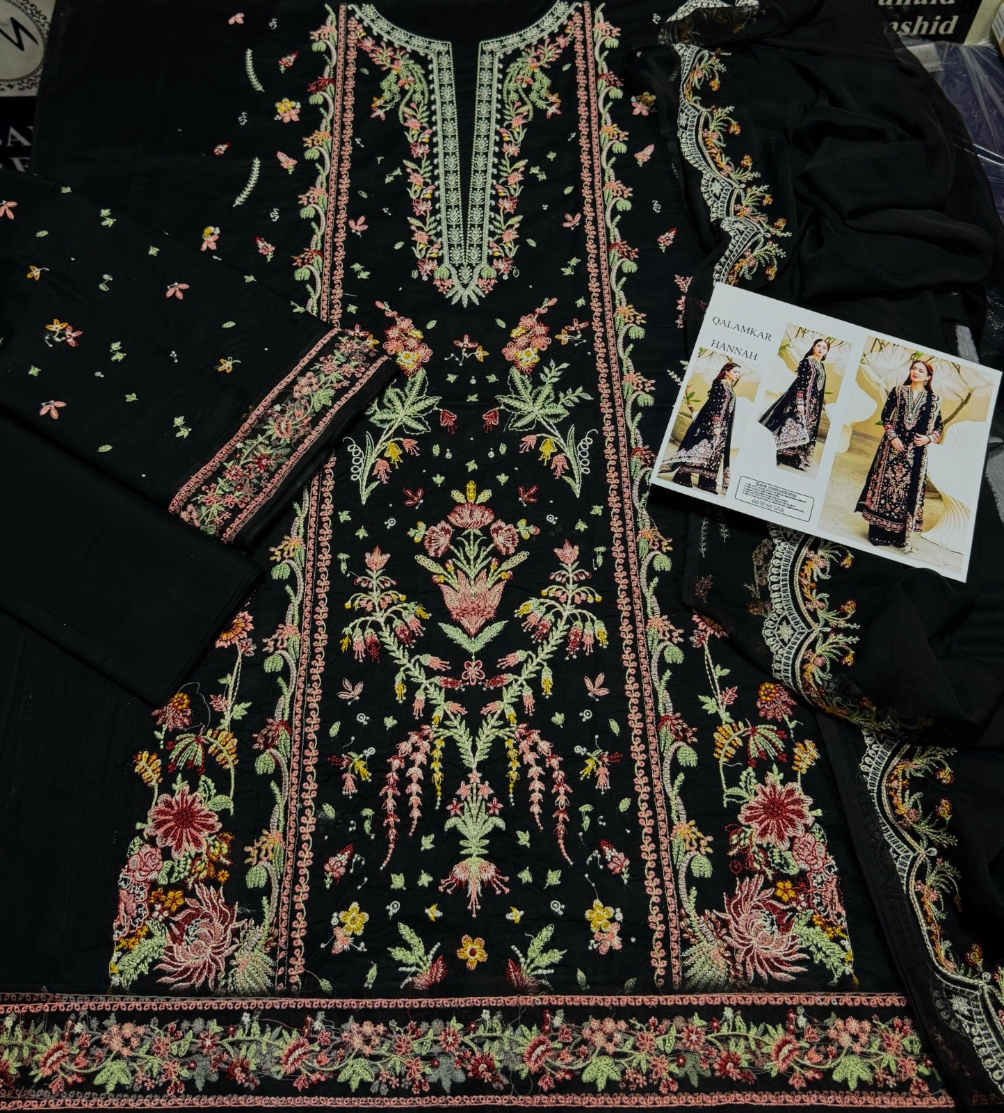 QALAMKAR – Premium 3-Piece Embroidered Lawn Suit