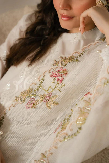 CROSS STITCH – Elegant 3-Piece Embroidered Lawn Suit